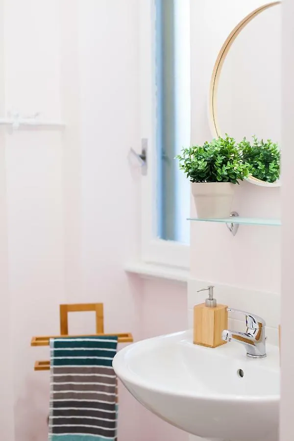 Bed and Breakfast Vino E Vinili Roma Italia